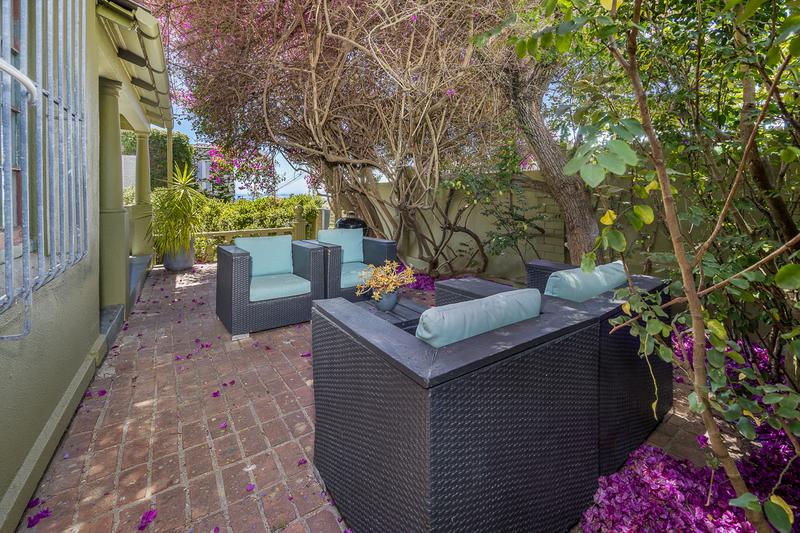 To Let 3 Bedroom Property for Rent in Green Point Western Cape